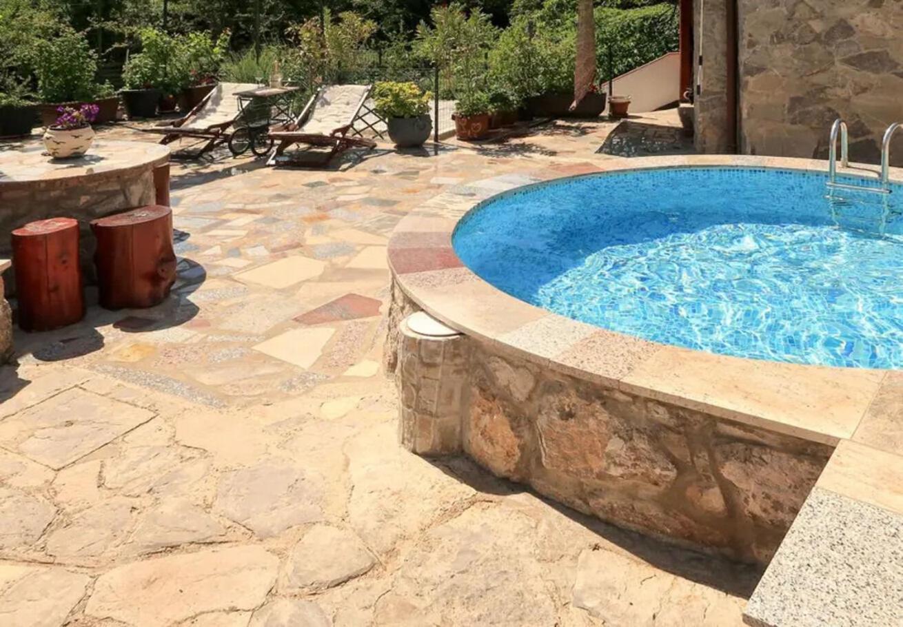 Holiday Home Ana- With Pool Kornić 外观 照片