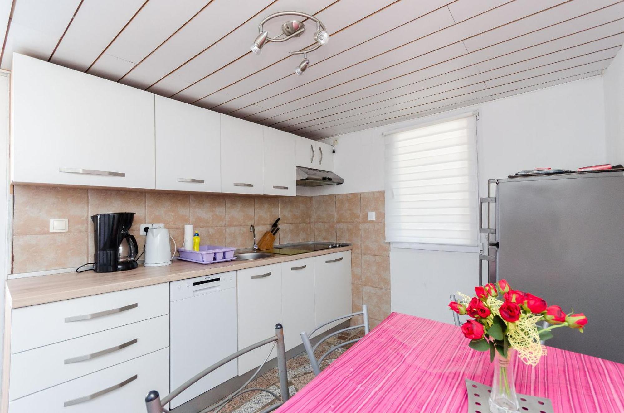Holiday Home Ana- With Pool Kornić 外观 照片